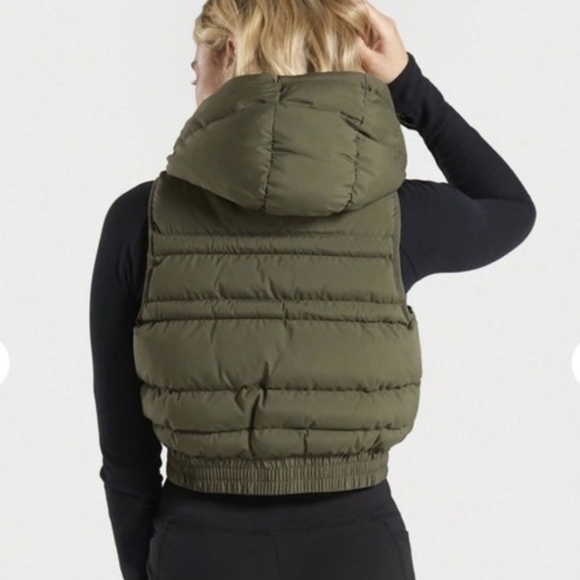 Gymshark Womens Army Green Cropped Puffer Vest XS - Picture 2 of 10